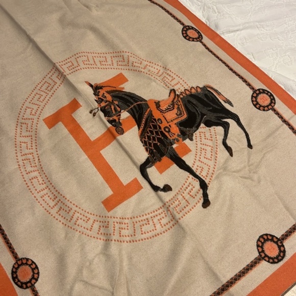 Hermes scarf - Picture 2 of 3